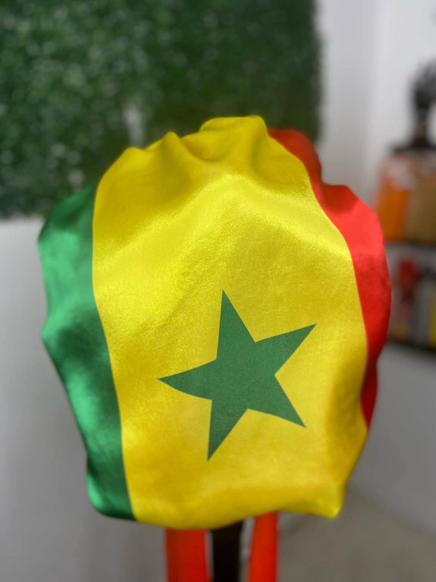 Bonnet en satin ajustable Afrique