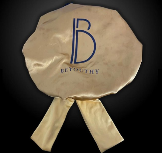 Bonnet en satin ajustable