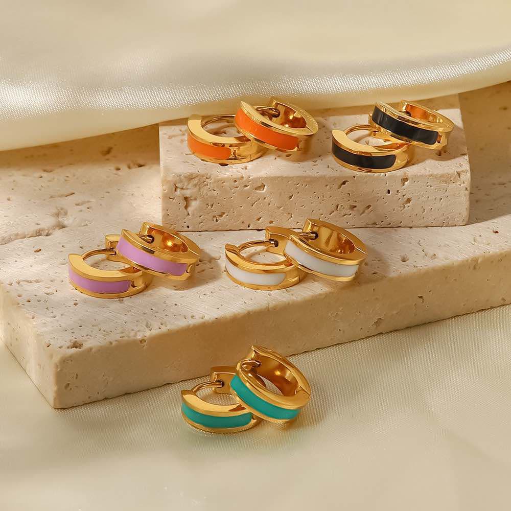 Boucle d'oreilles petites simple doré et couleurs émail